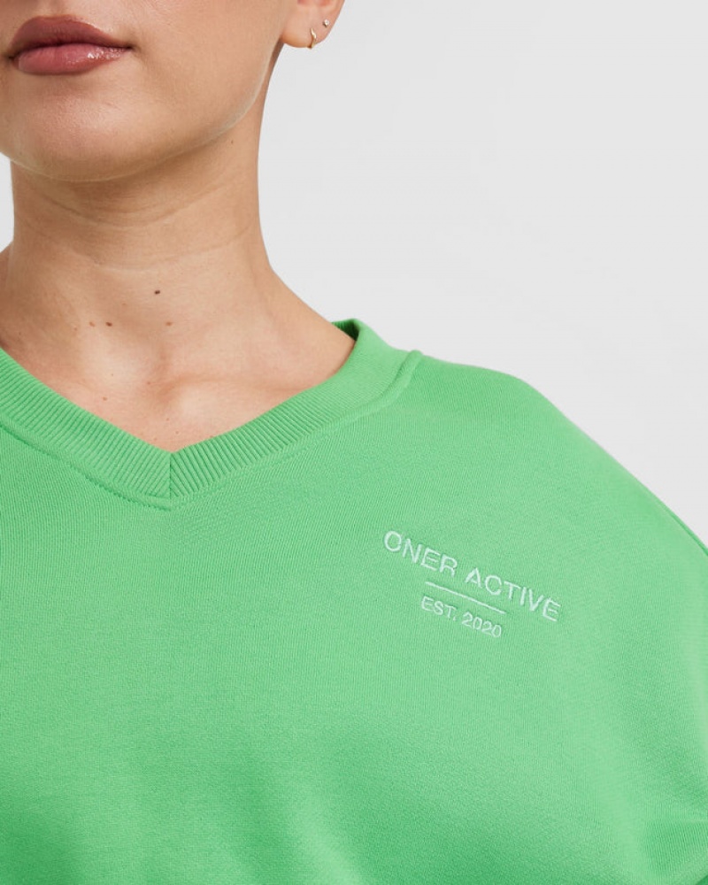 Oner Active All Day Est 2020 Crop V-Neck Tröjor Gröna | YRCF-79324